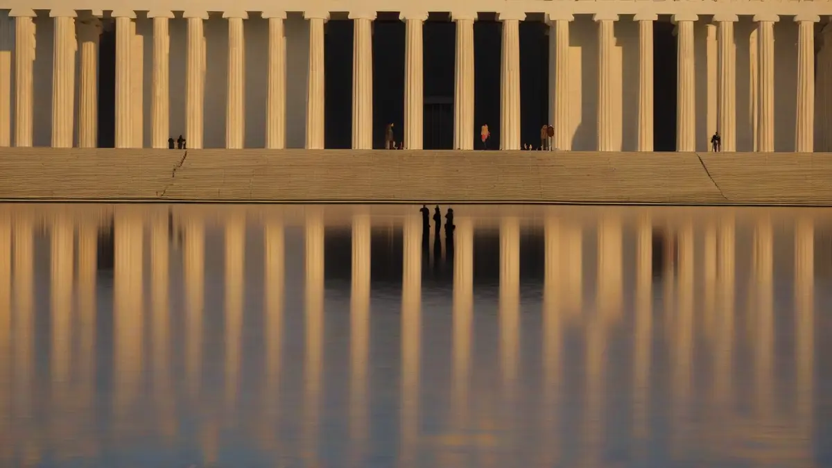 Why did Trump criticize Jeanine Pirro over Reflecting Pool vandalism cases?